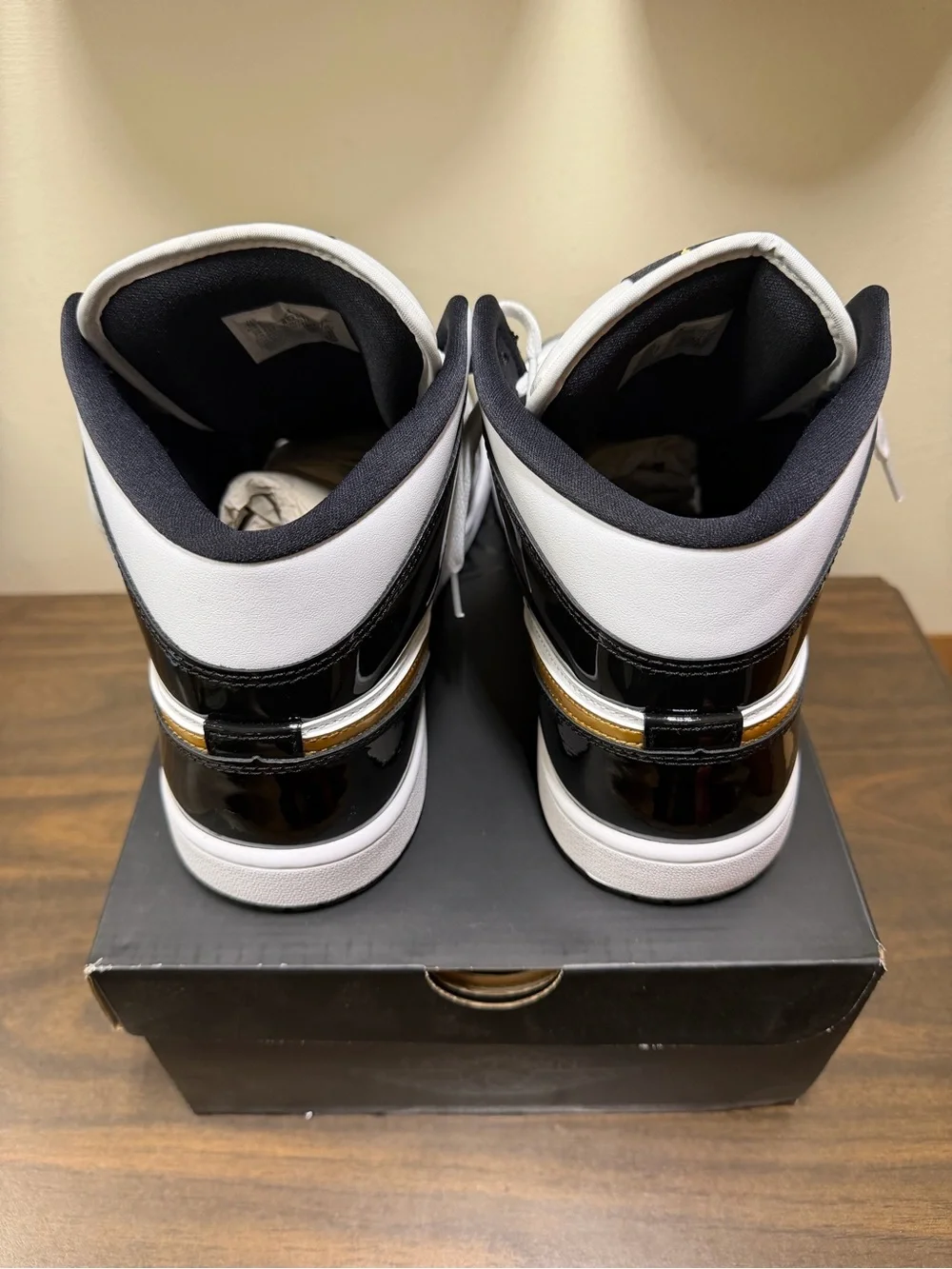 Jordan classic mid